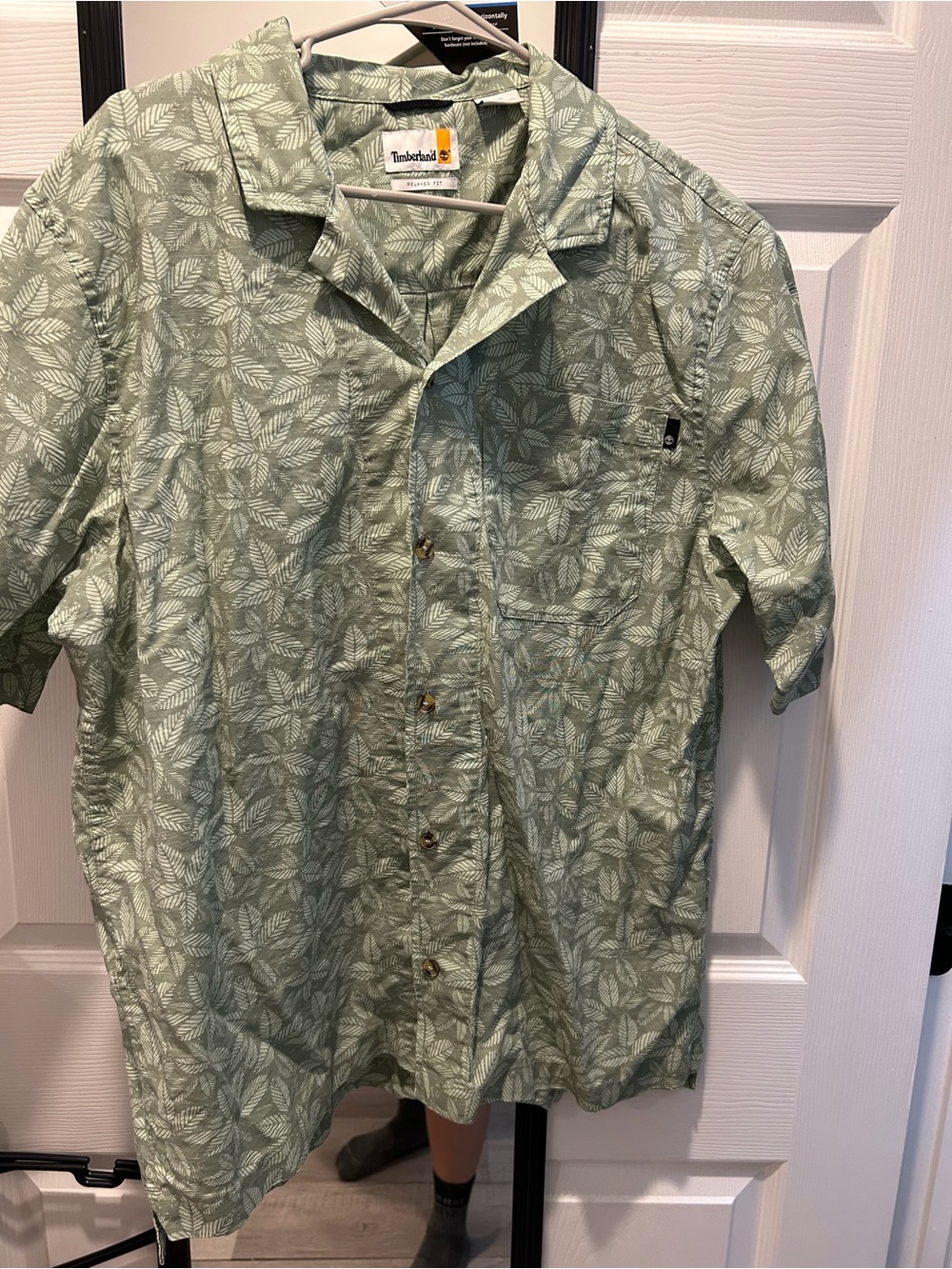 Timberland Men's Light Green Leaf-Print Short Sleeve Button-Up Shirt